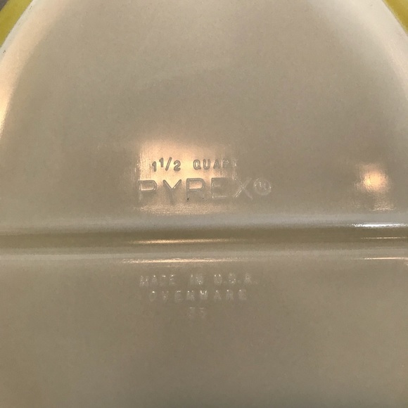Pyrex Divided Dish - Picture 5 of 7